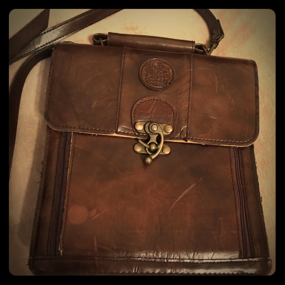 Adorable Vintage Messenger Bag